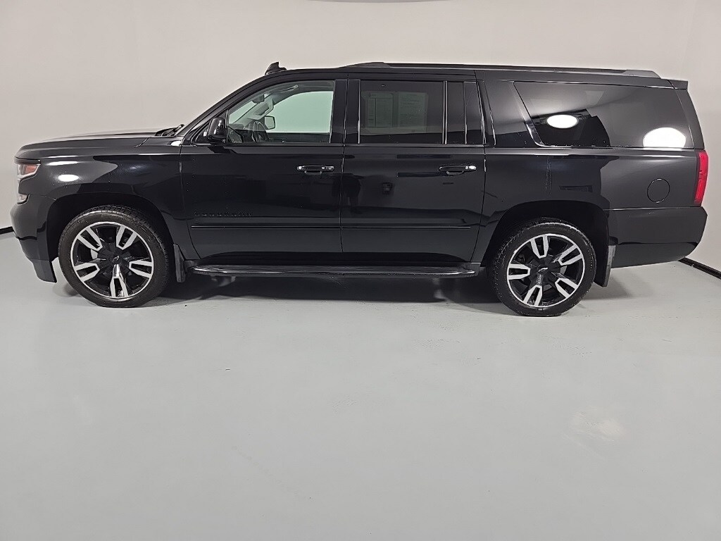 2019 Chevrolet Suburban Premier photo 4