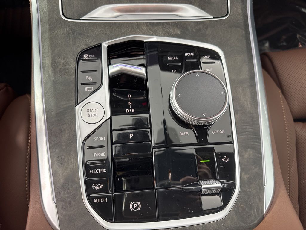 2026 BMW X5 50e - Photo 8