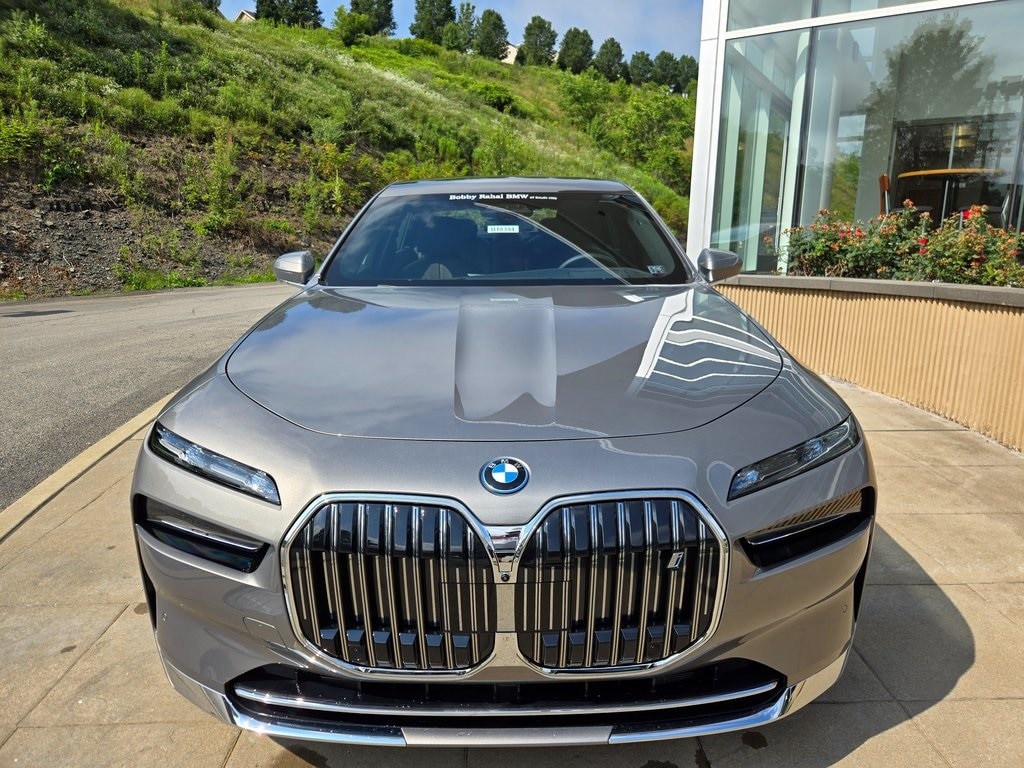Used 2025 BMW i7 xDrive60 with VIN WBY53EJ04SCV04141 for sale in Canonsburg, PA