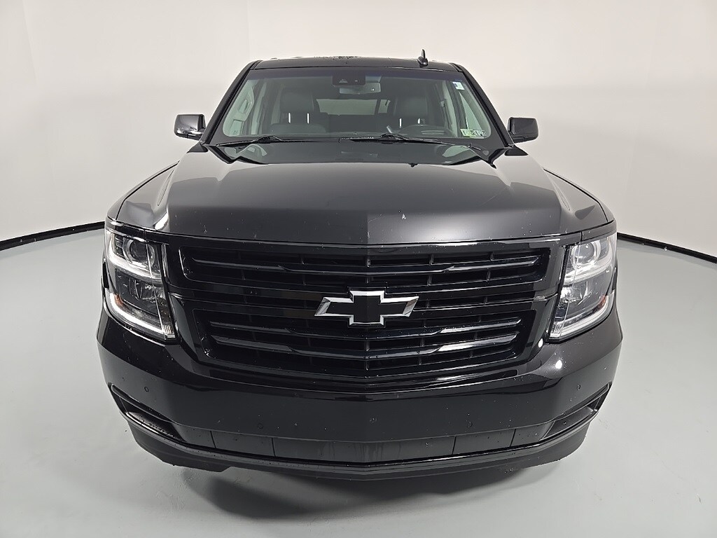 2019 Chevrolet Suburban Premier photo 2