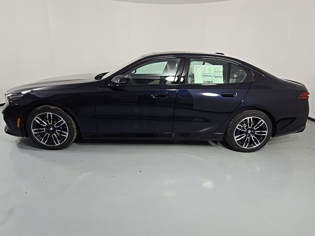 New 2026 BMW 530i xDrive Sedan