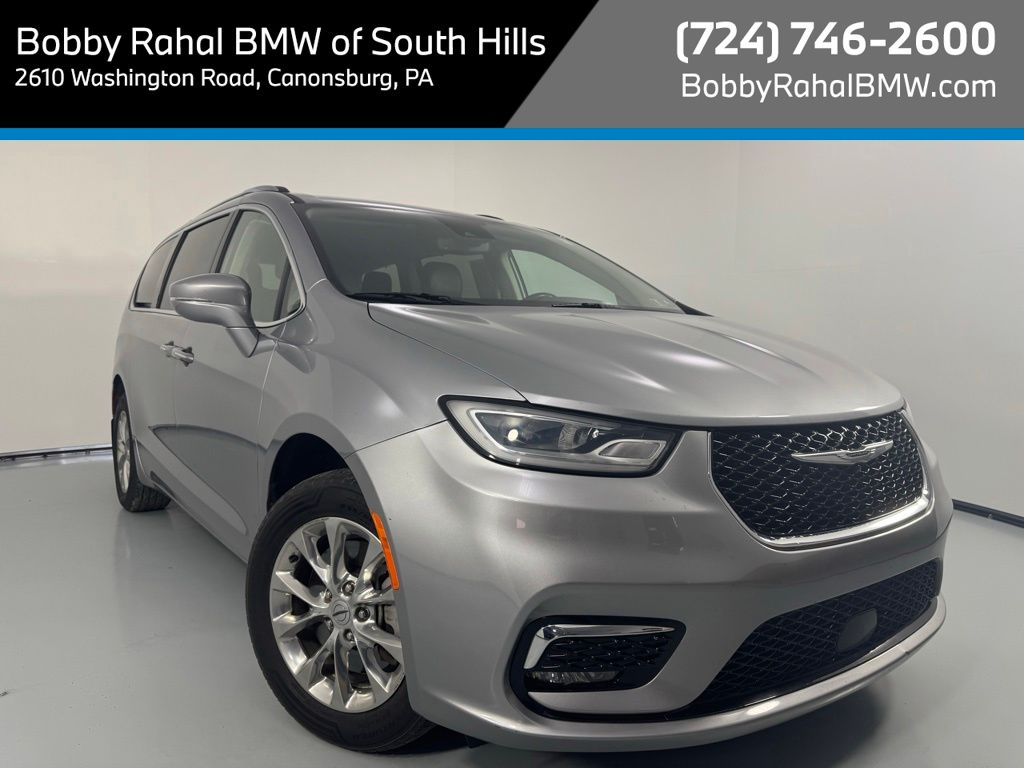 2021 Chrysler Pacifica Touring L's photo