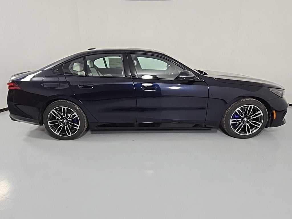 2026 BMW 5 Series 530i - Photo 7