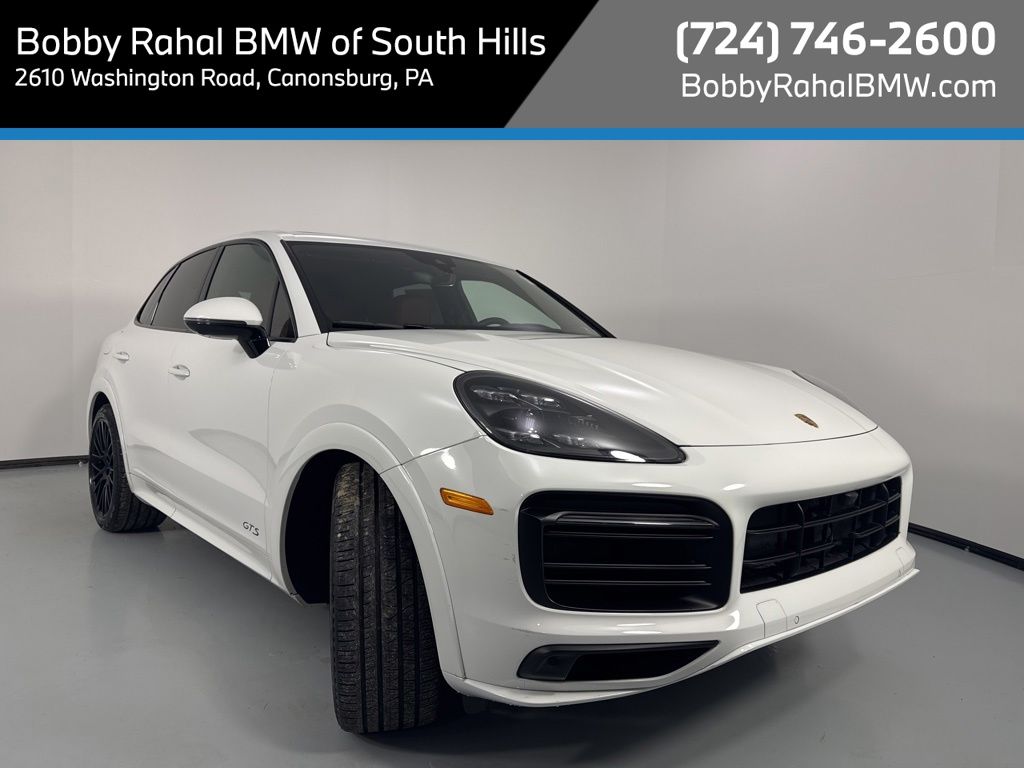 2023 Porsche Cayenne GTS's photo