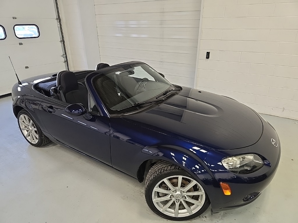Used 2007 Mazda MX-5 Miata Touring with VIN JM1NC25F470137488 for sale in Canonsburg, PA