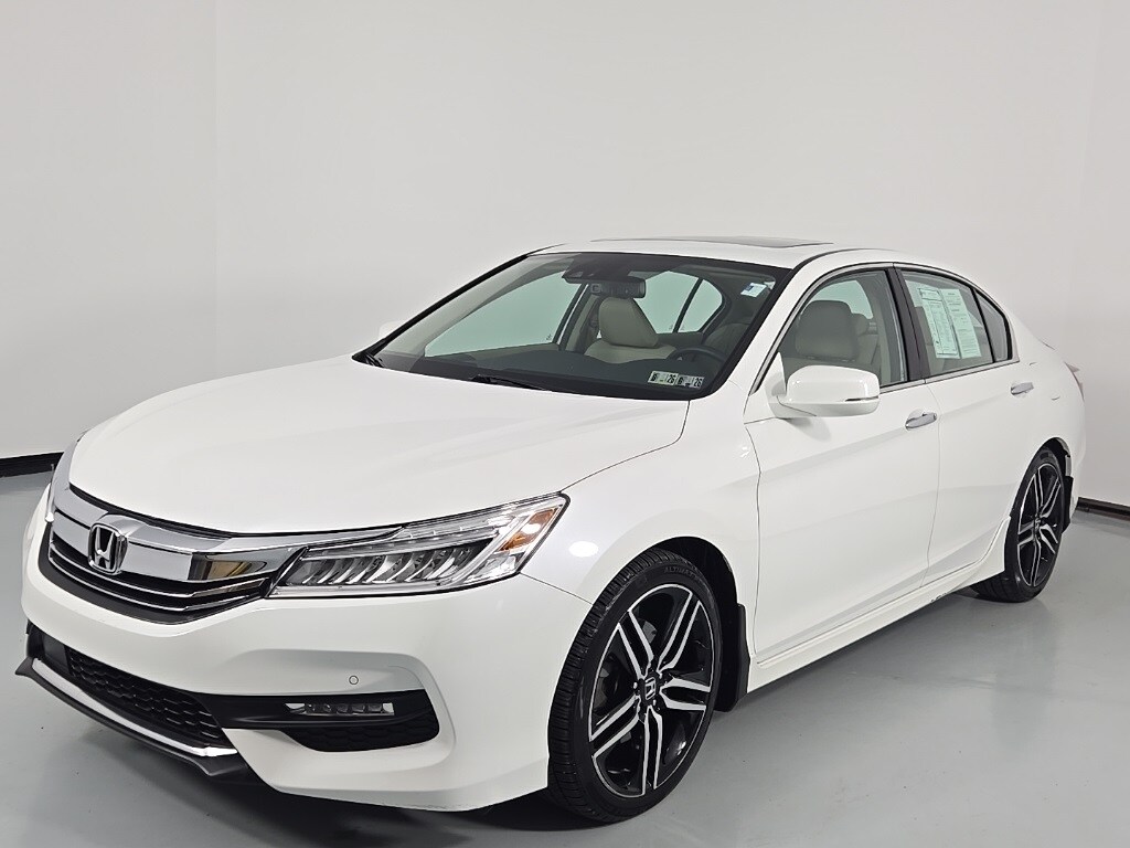 2016 Honda Accord Touring photo 3