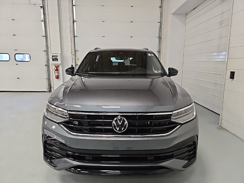 Used 2022 Volkswagen Tiguan SE R-LINE BLACK with VIN 3VV8B7AX0NM011796 for sale in Canonsburg, PA