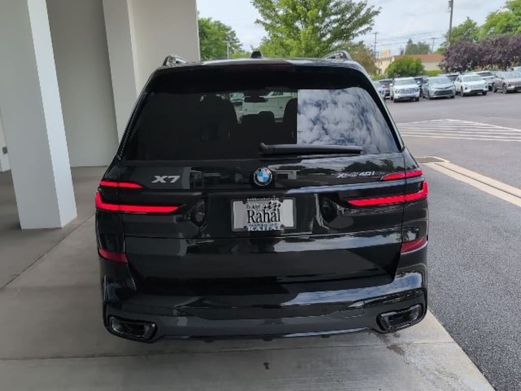 New 2027 BMW X7 xDrive40i SUV