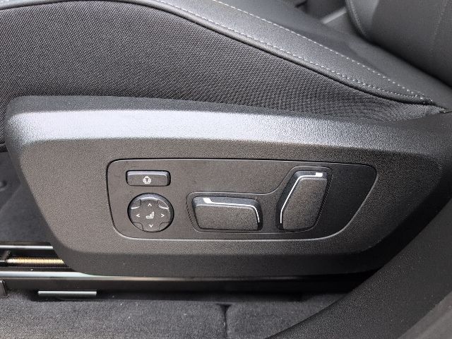 2026 BMW X3 30 - Photo 13