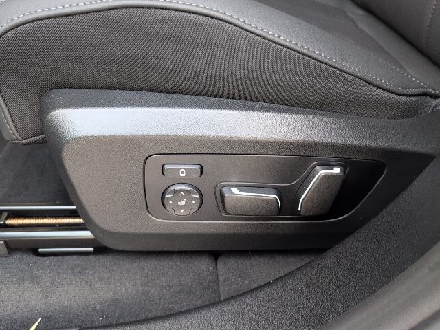 2026 BMW X3 30 - Photo 13