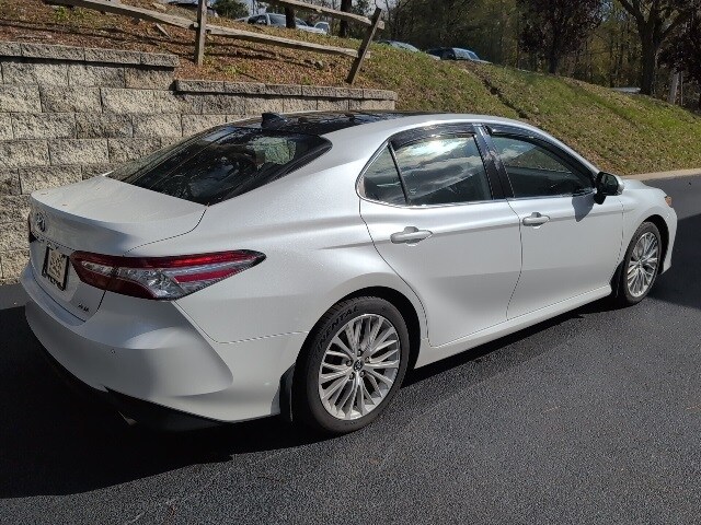 2020 Toyota Camry XLE V6 photo 2