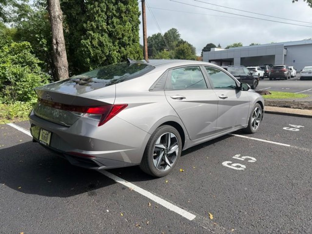 Used 2023 Hyundai Elantra SEL Sedan