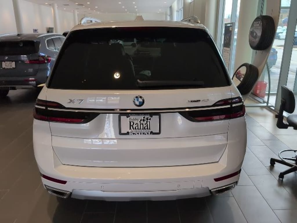 New 2026 BMW X7 xDrive40i SUV