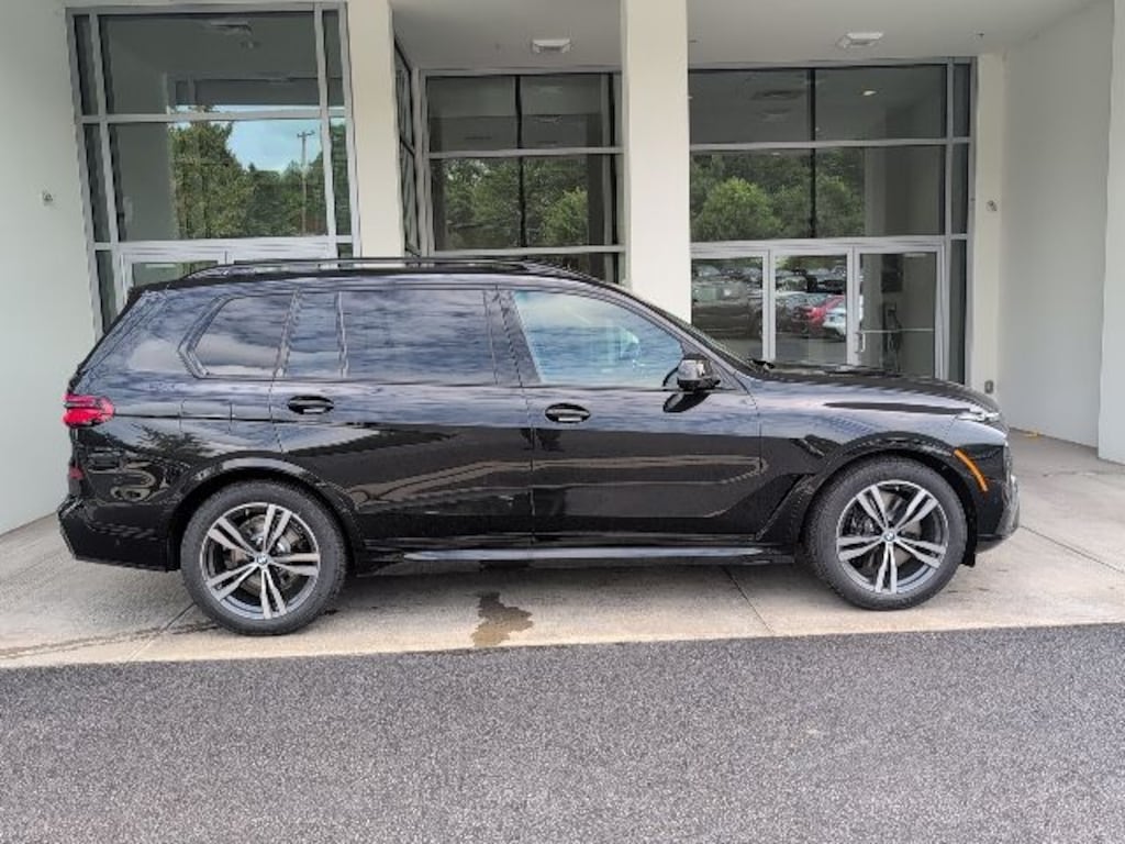 New 2027 BMW X7 xDrive40i SUV