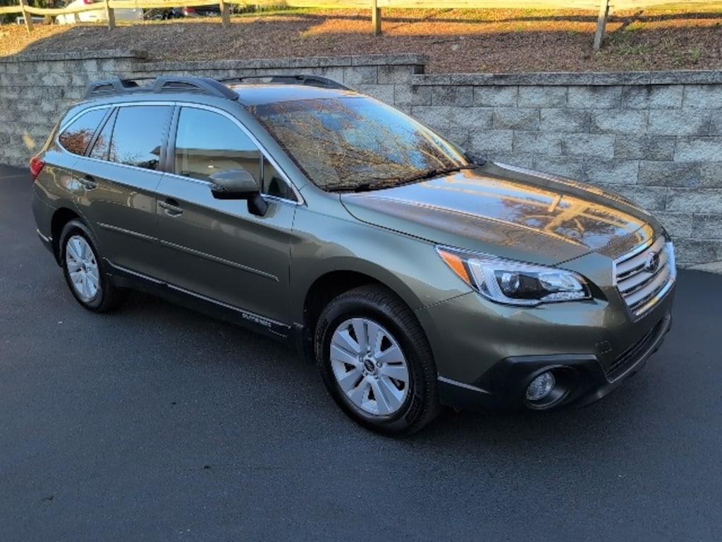 Used 2017 Subaru Outback 2.5i Premium with SUV