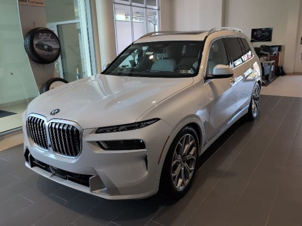 New 2026 BMW X7 xDrive40i SUV