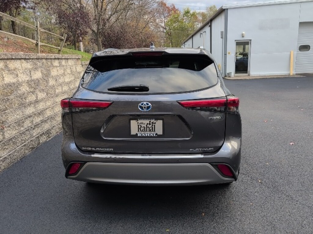 Used 2021 Toyota Highlander Hybrid Platinum SUV