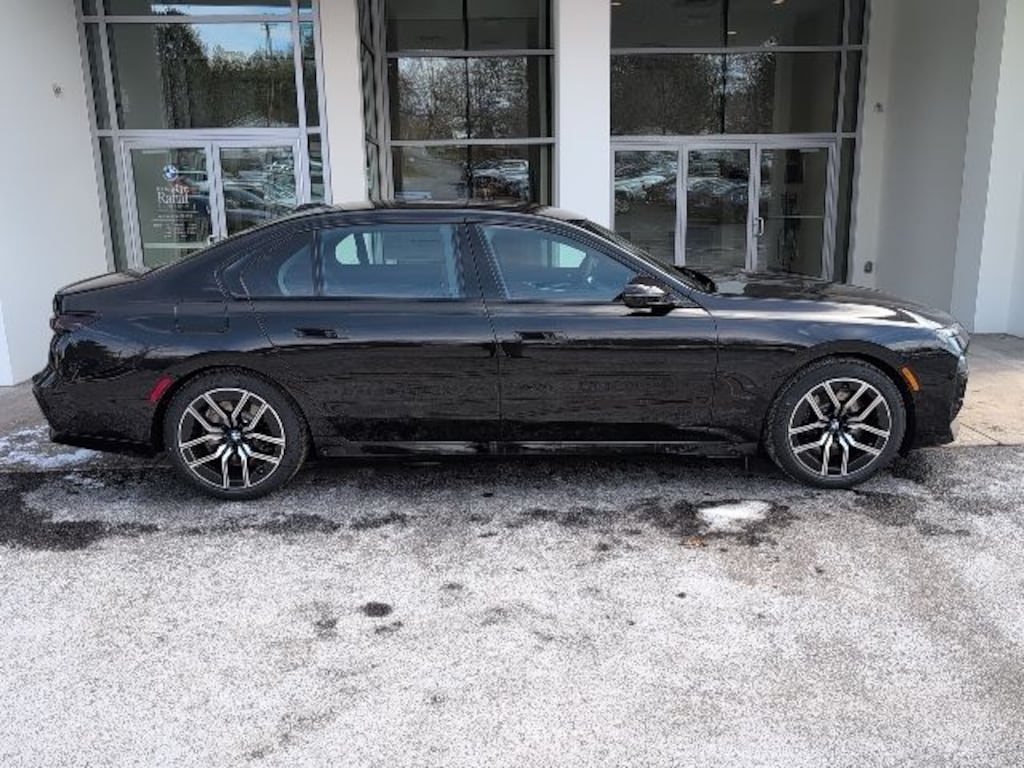 New 2026 BMW 740i xDrive Sedan