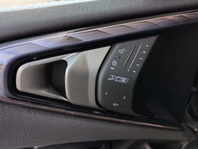 2026 BMW X3 30 - Photo 14