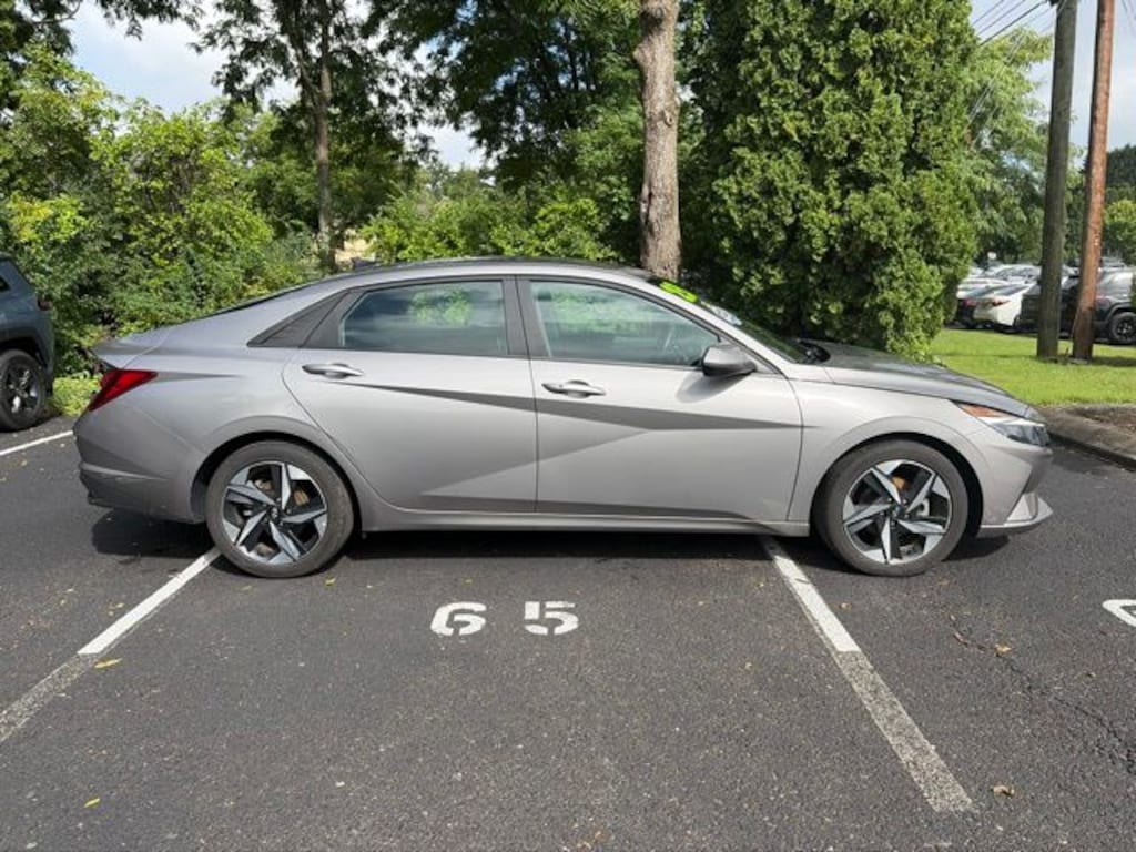 Used 2023 Hyundai Elantra SEL Sedan