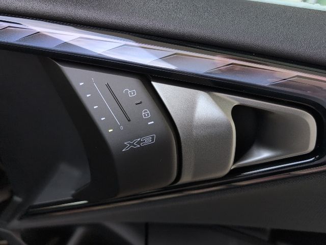 2026 BMW X3 30 - Photo 24