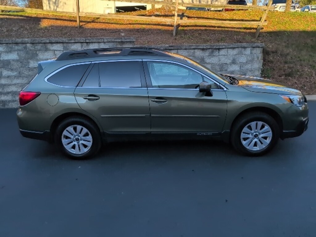 Used 2017 Subaru Outback 2.5i Premium with SUV