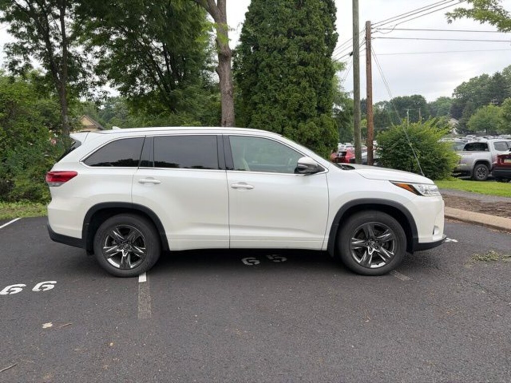 Used 2017 Toyota Highlander Limited Platinum V6 SUV