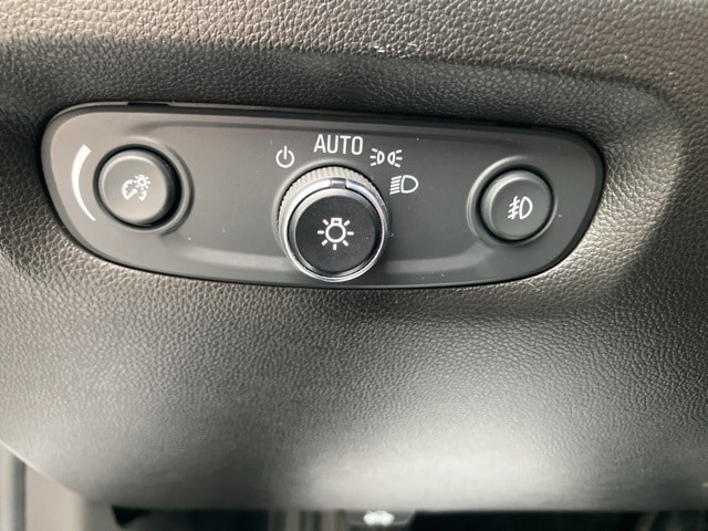 2021 – Chevrolet – Traverse