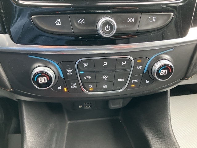 2021 – Chevrolet – Traverse