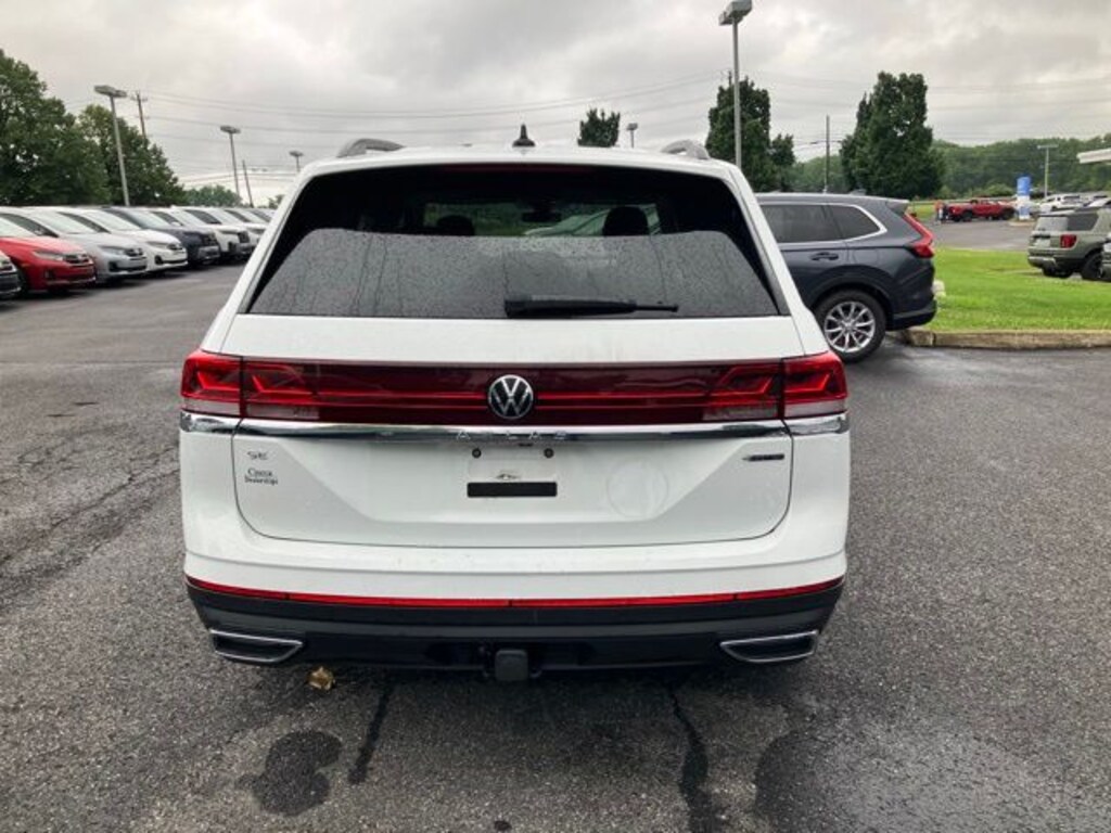 Used 2024 Volkswagen Atlas 2.0T SE w/Technology SUV