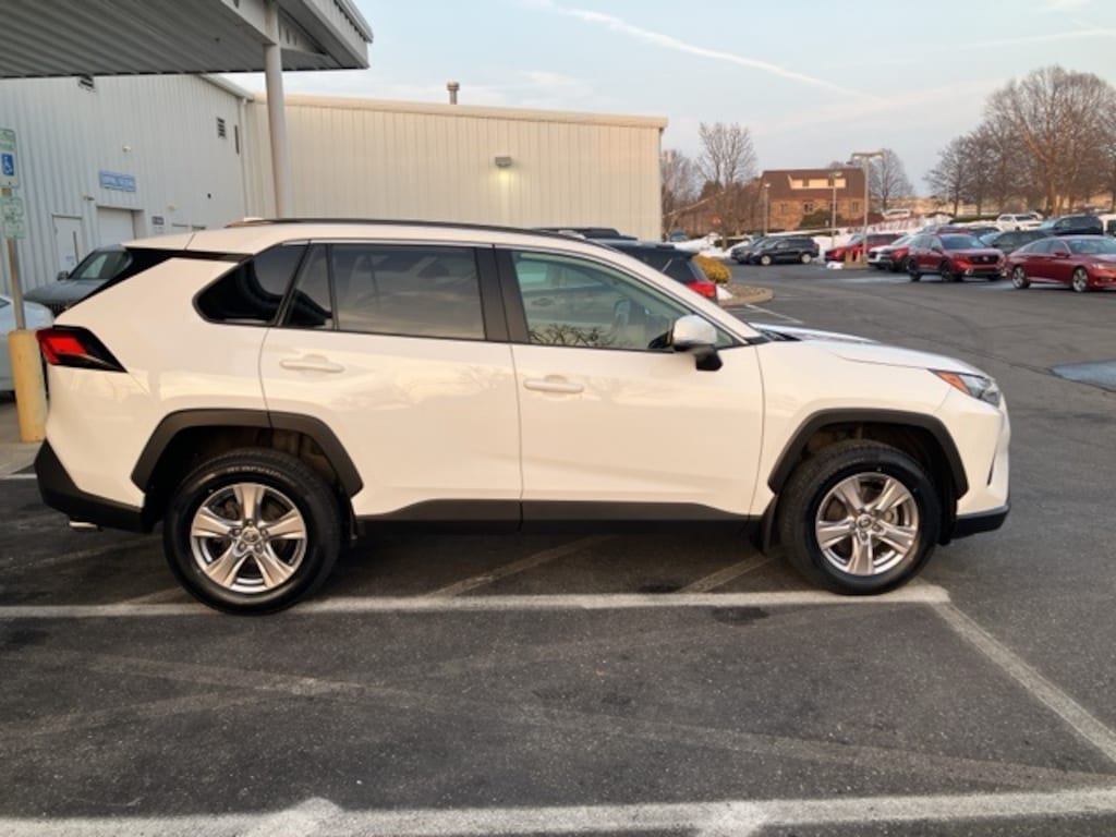 Used 2022 Toyota RAV4 XLE SUV