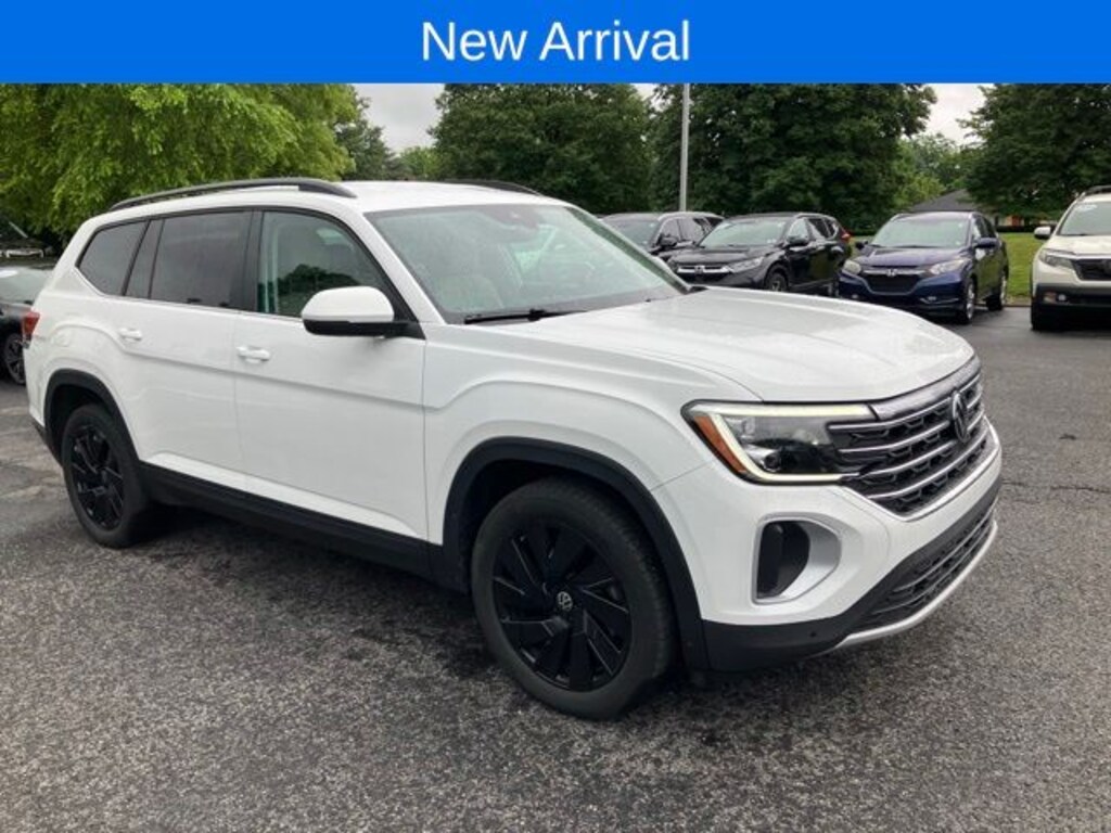 Used 2024 Volkswagen Atlas 2.0T SE w/Technology SUV