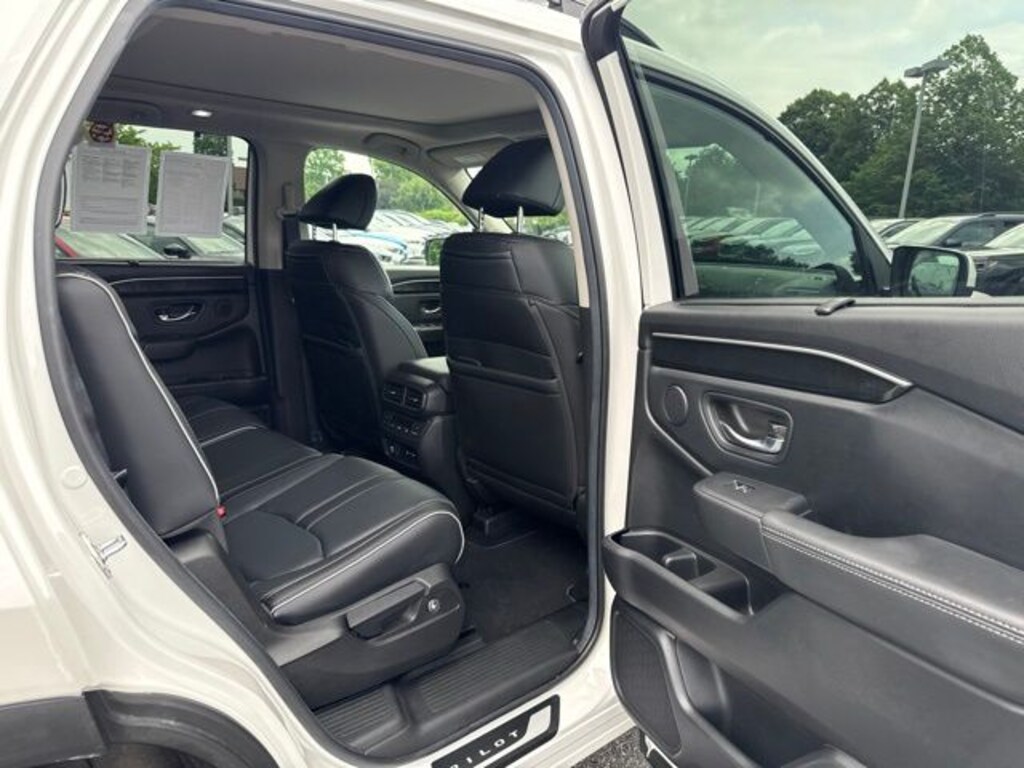 Certified 2025 Honda Pilot Elite SUV