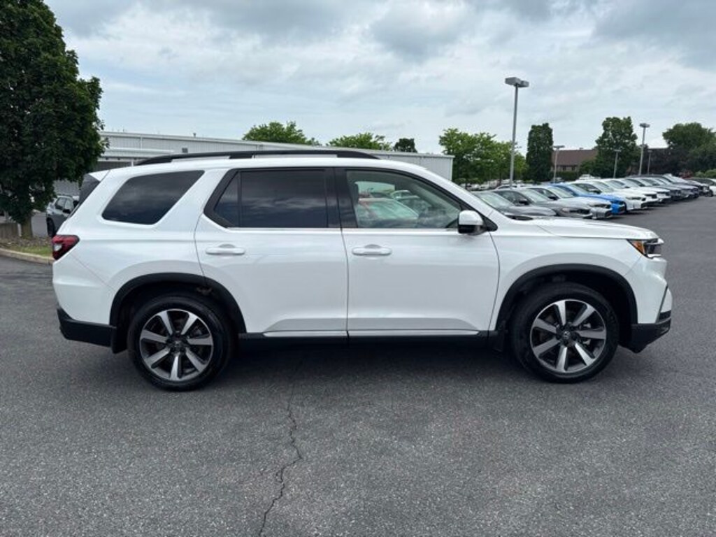 Certified 2025 Honda Pilot Elite SUV