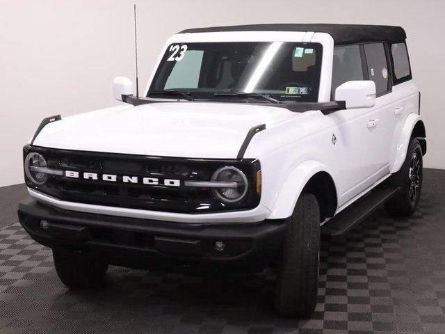 2023 Ford Bronco Outer Banks photo 3