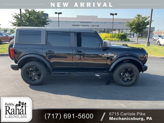 2024 Ford Bronco Black Diamond photo 2