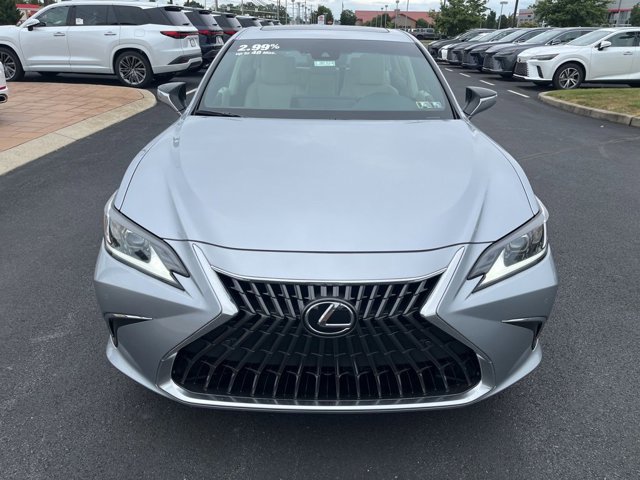 2025 Lexus ES 300h Premium photo 2