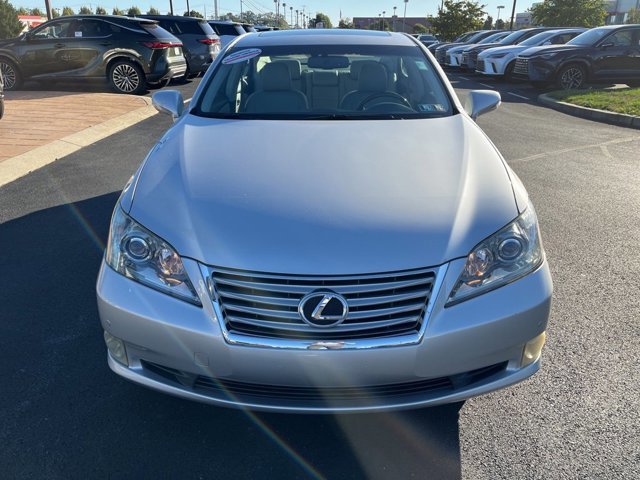 2011 Lexus ES 350 photo 2