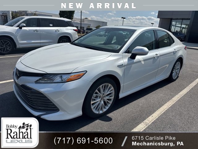 2020 Toyota Camry Hybrid XLE photo 2