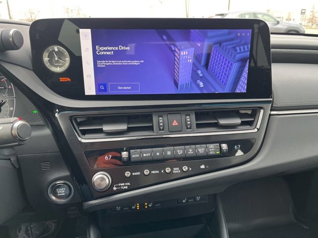 2025 Lexus ES 350 - Photo 16