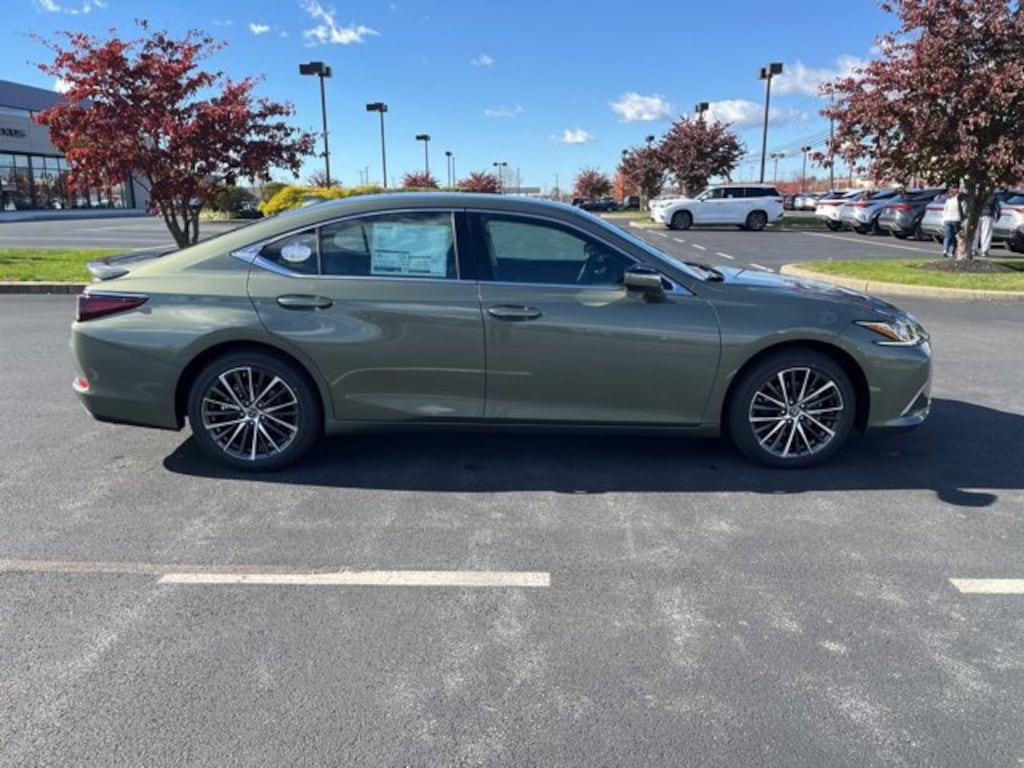 New 2025 Lexus ES 350 SEDAN
