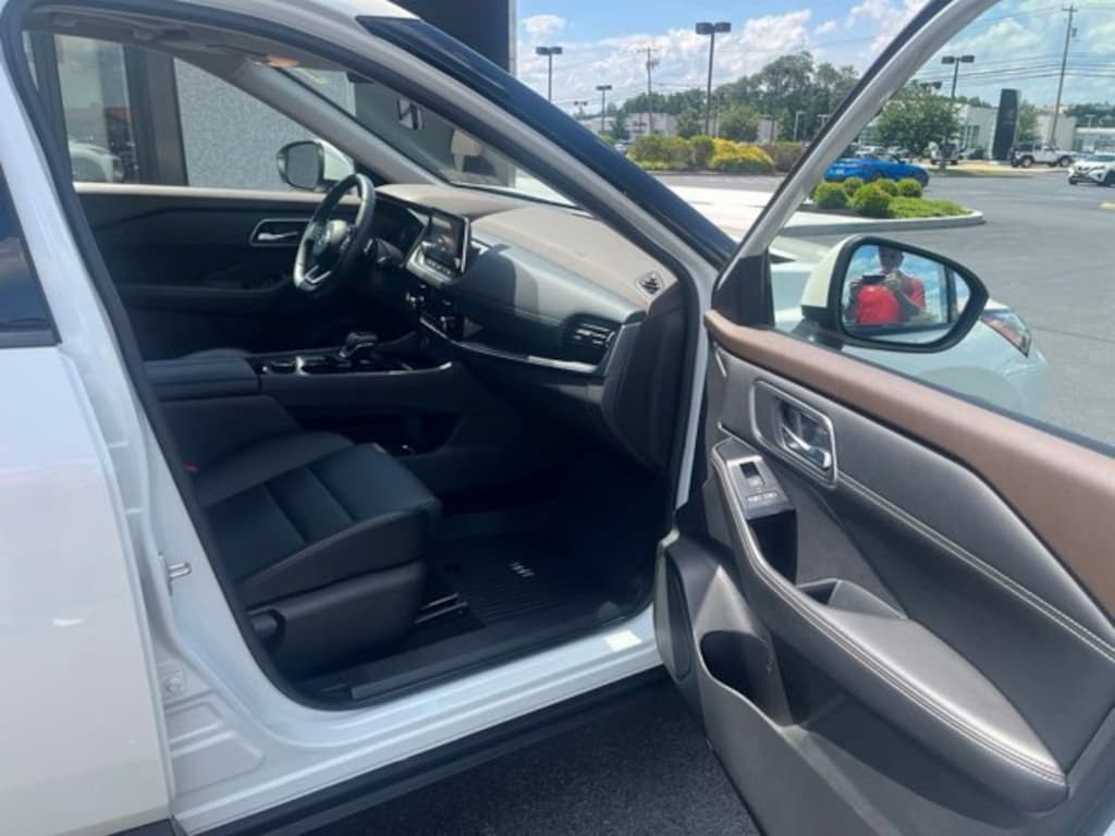 Used 2021 Nissan Rogue SV