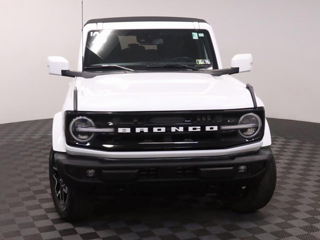 2023 Ford Bronco Outer Banks photo 2