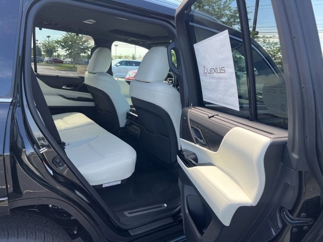 2026 Lexus LX 700h Luxury - Photo 6
