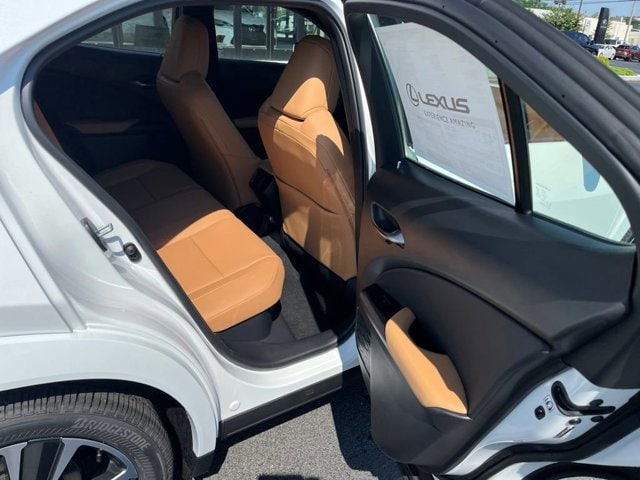 2026 Lexus UX Hybrid 300h Premium - Photo 6