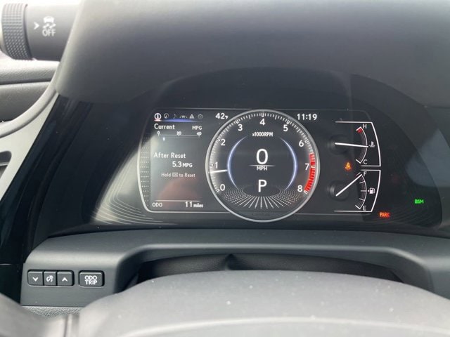 2025 Lexus ES 350 - Photo 17