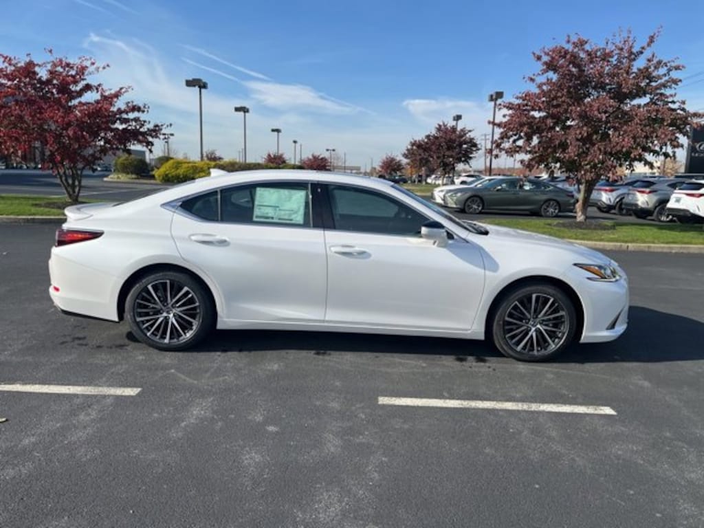 New 2025 Lexus ES 350 SEDAN