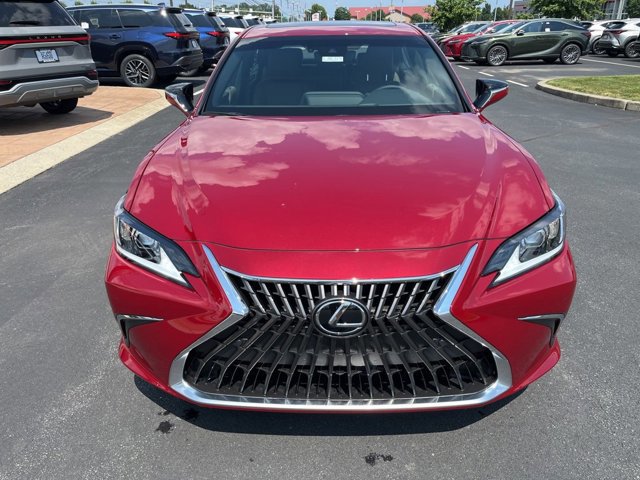 2025 Lexus ES 300h photo 2