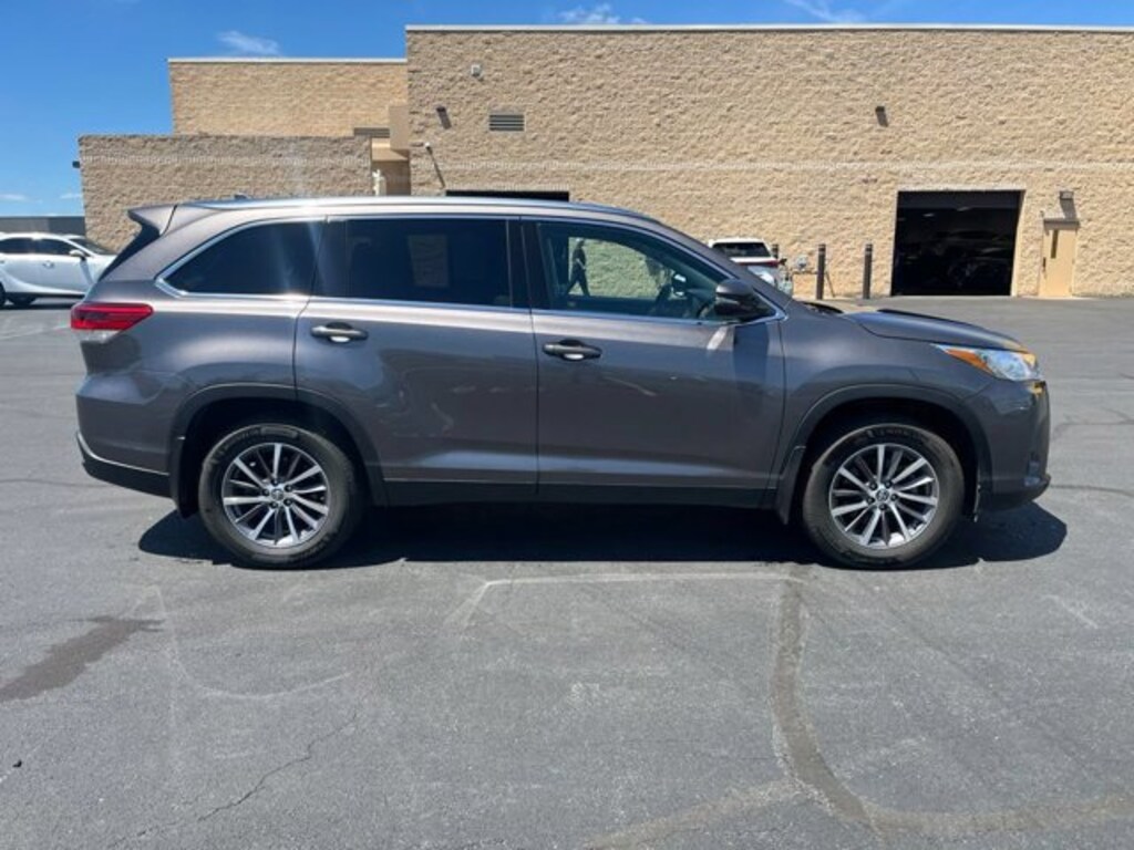 Used 2019 Toyota Highlander XLE