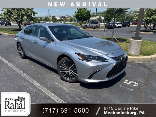 2024 Lexus ES 300h 300h's photo